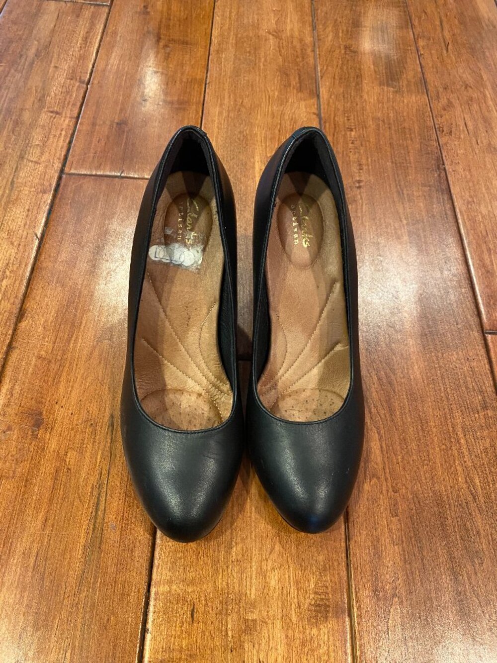 Clarks Black Leather Classic Heels Womens US Size 9